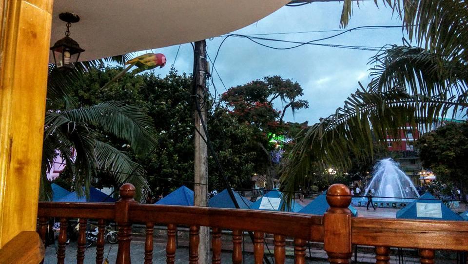 Hotel Las Guacamayas Гуатапе Экстерьер фото