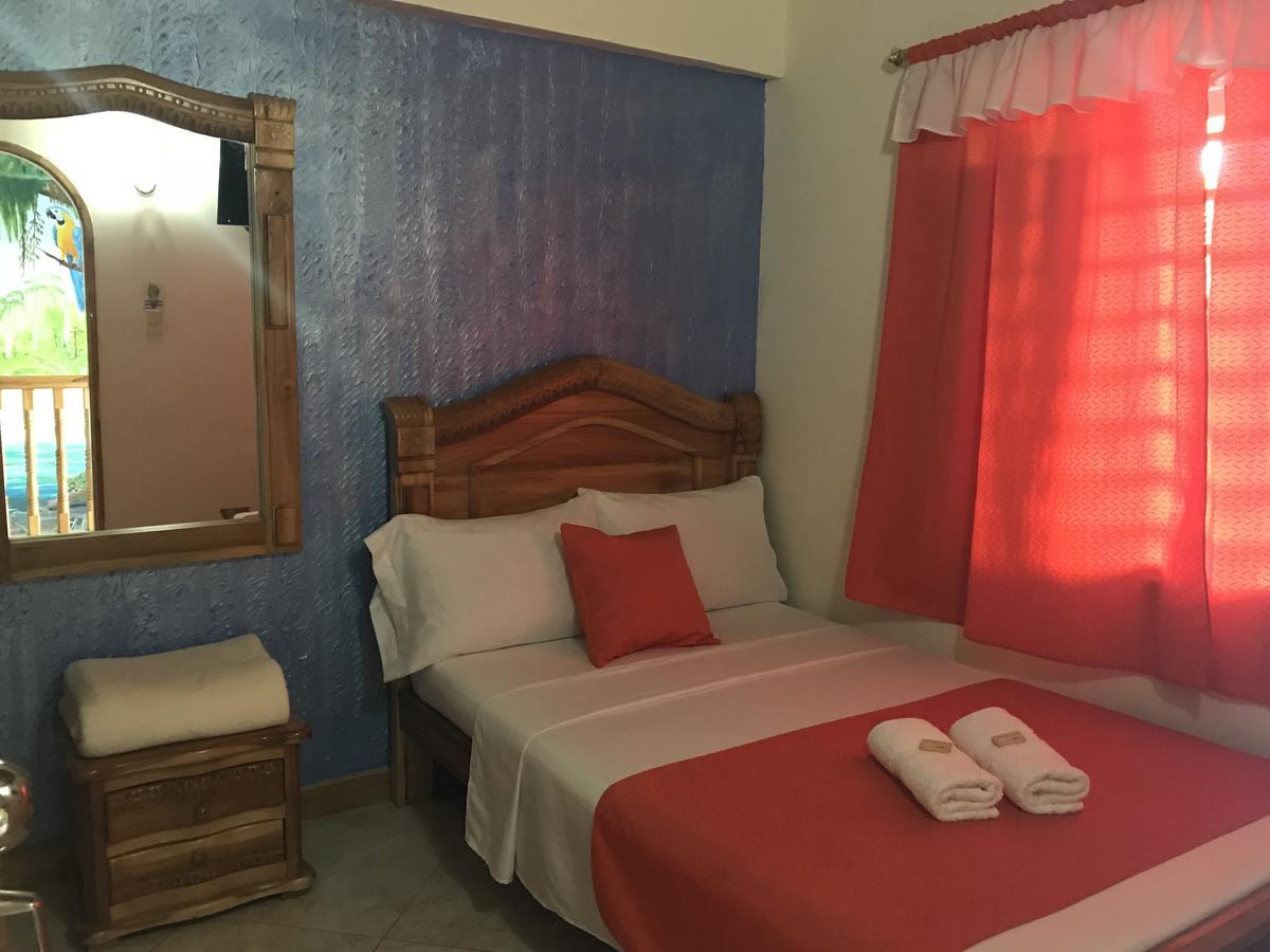 Hotel Las Guacamayas Гуатапе Экстерьер фото