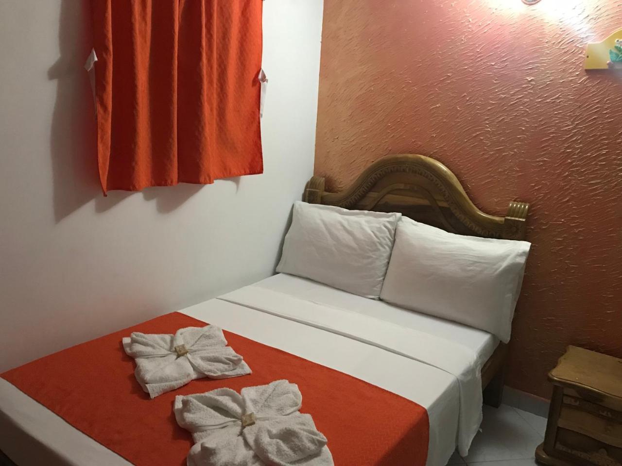 Hotel Las Guacamayas Гуатапе Экстерьер фото
